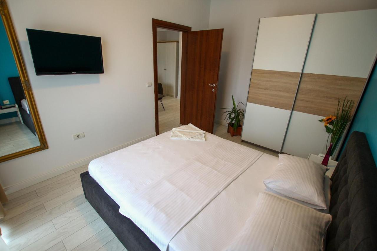 Fratelli Apartments Summerland Mamaia Esterno foto