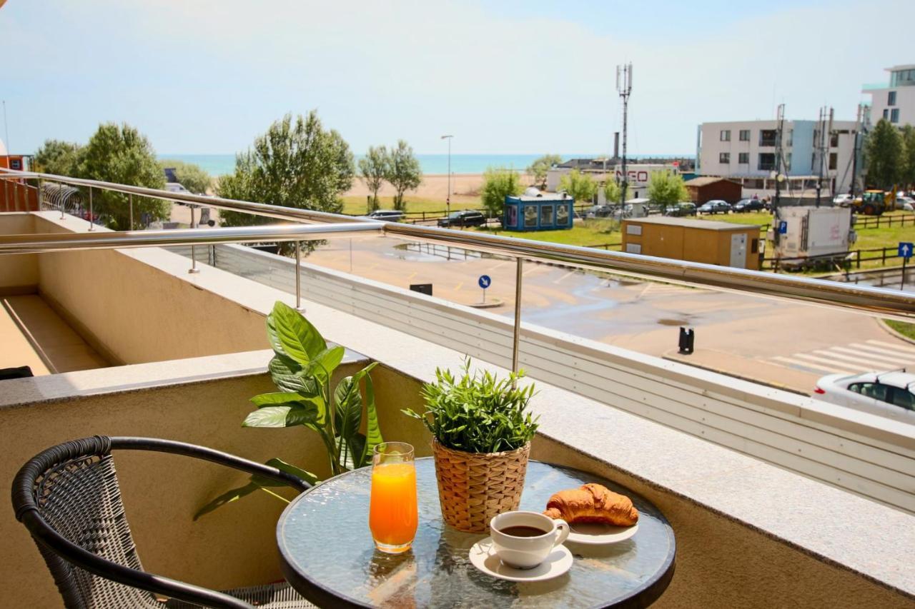 Fratelli Apartments Summerland Mamaia Esterno foto